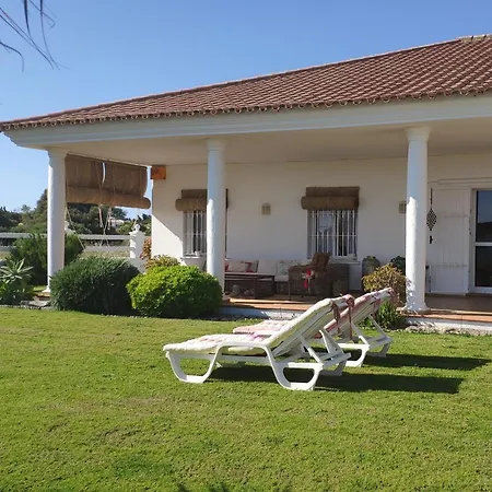 Alma Canos De Meca Villa