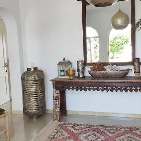 Alma Canos De Meca Villa